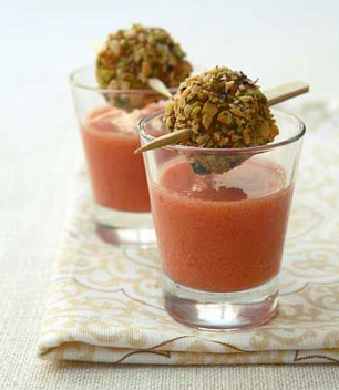 POLPETTE DI SPADA CON PISTACCHI E MANDORLE, GASPACHO DI POMODORI E FRAGOLE