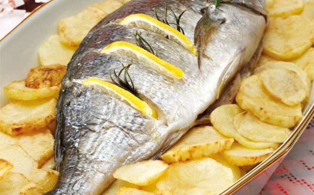 Orata al forno con patate | Pesce fresco Marblu